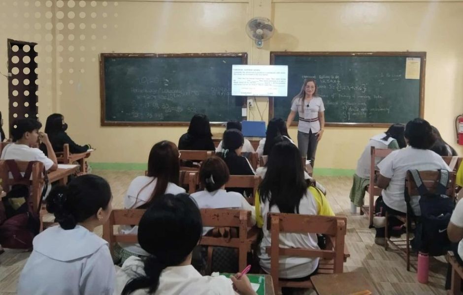 DMW-7 SPIMS beneficiary Melinda Godinez-Panerio conducts a class at Bangkal National High School. (Photo courtesy of Melinda Godinez-Panerio)